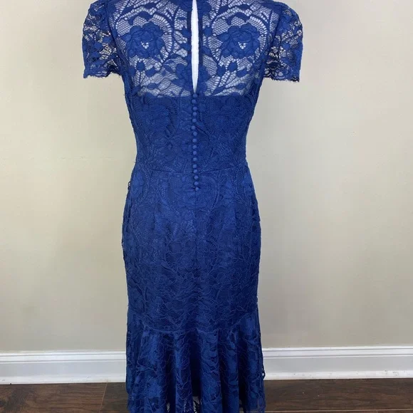 NWT’s Gal Meets Glam Women’s Eve Blue Lace Short Sleeve Ruffle Hem Dress size 8 - Picture 4 of 16